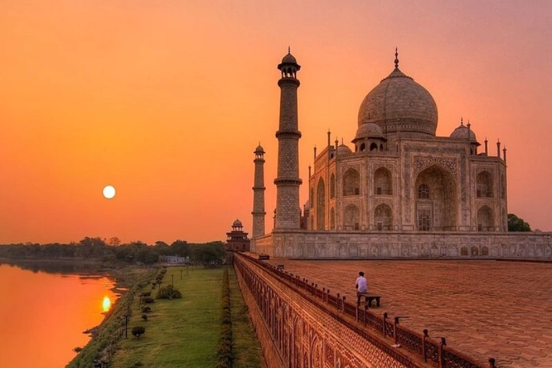 Taj Mahal Sunrise Tour from Delhi